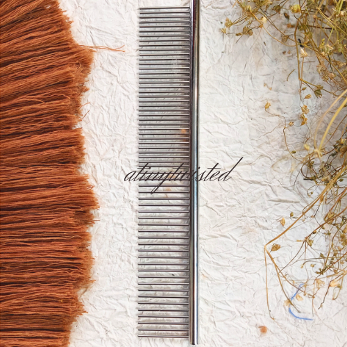 Macrame Comb